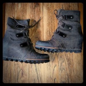 Sorel Joan of Artic wedge boots size 10